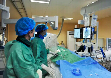 建水县人民医院首例全脑血管造影及动脉瘤介入治疗手术获成功