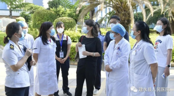 省指挥部第4督导组到建水县人民医院督导2022年国庆假期及前后疫情防控工作